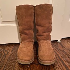 UGG Classic Tall Chestnut boot Used size 9